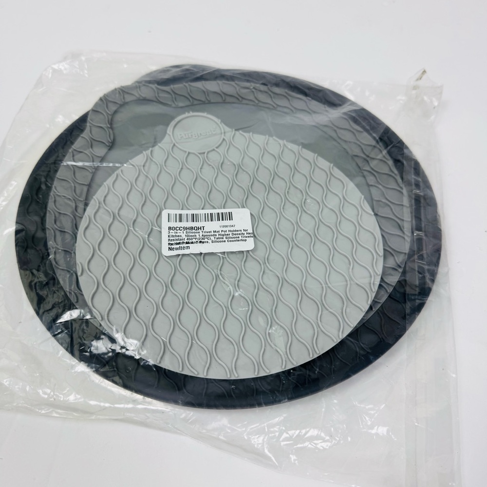 3 Silicone Pot Holders and Trivet mats Heat Resistant Gray - Picture 2 of 7